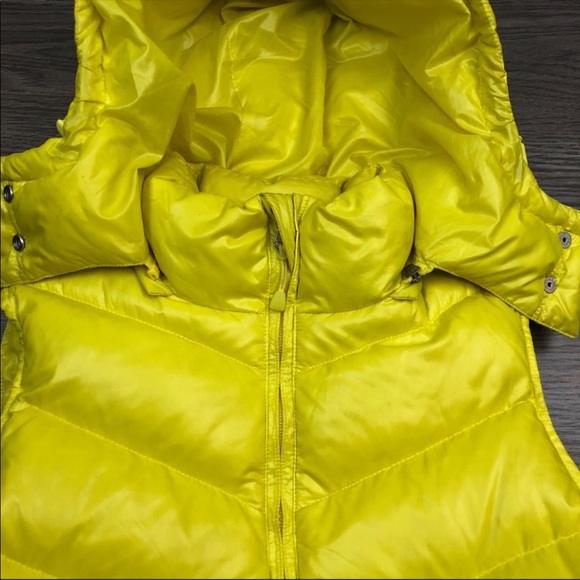 J. Crew Down Puffer Vest Size Small - Picture 8 of 8